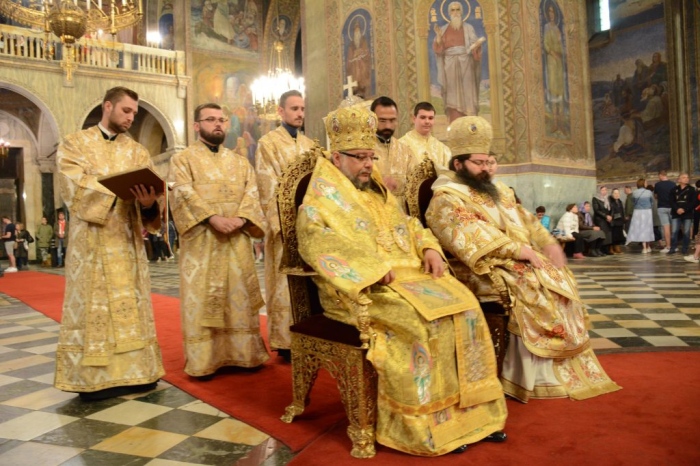 С архиерейска св. литургия бе отбелязан празникът на св. Братя Кирил и Методий в ПКСХП „Св. Александър Невски“
